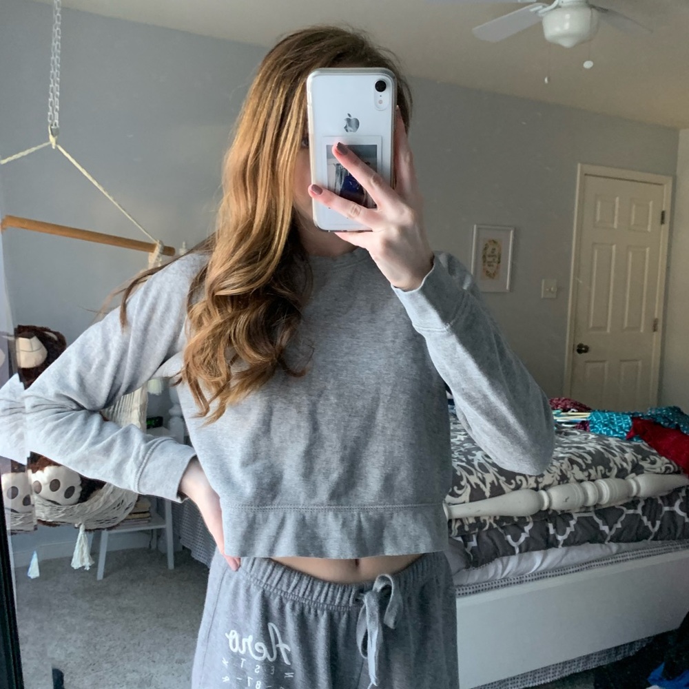 Forever 21 cropped sweatshirt